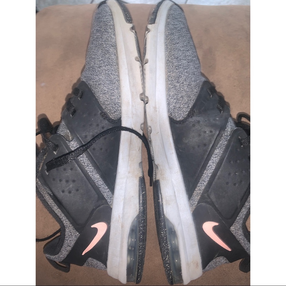 Well Used Women’s Nike’s Size 7 - Picture 8 of 11